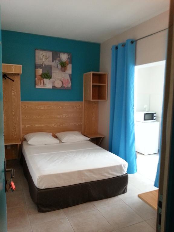 L'Annexe 66 , Saint Denis Centre Ville , A 200 M De La Rue Pietonne , Du Petit Marche Et Du Leader Price , Sur Une Rue Calme, Parking Gratuit Sur La Rue Phòng bức ảnh